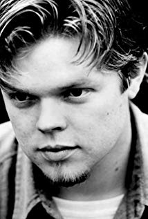 How tall is Elden Henson?